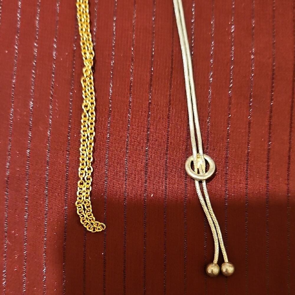 7 Assorted Gold and Silver Necklaces - Picture 3 of 3